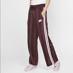 Nike Sportswear Striped Loose Fit Pants